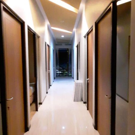 Phoenix Guest House Surabaya Exterior photo
